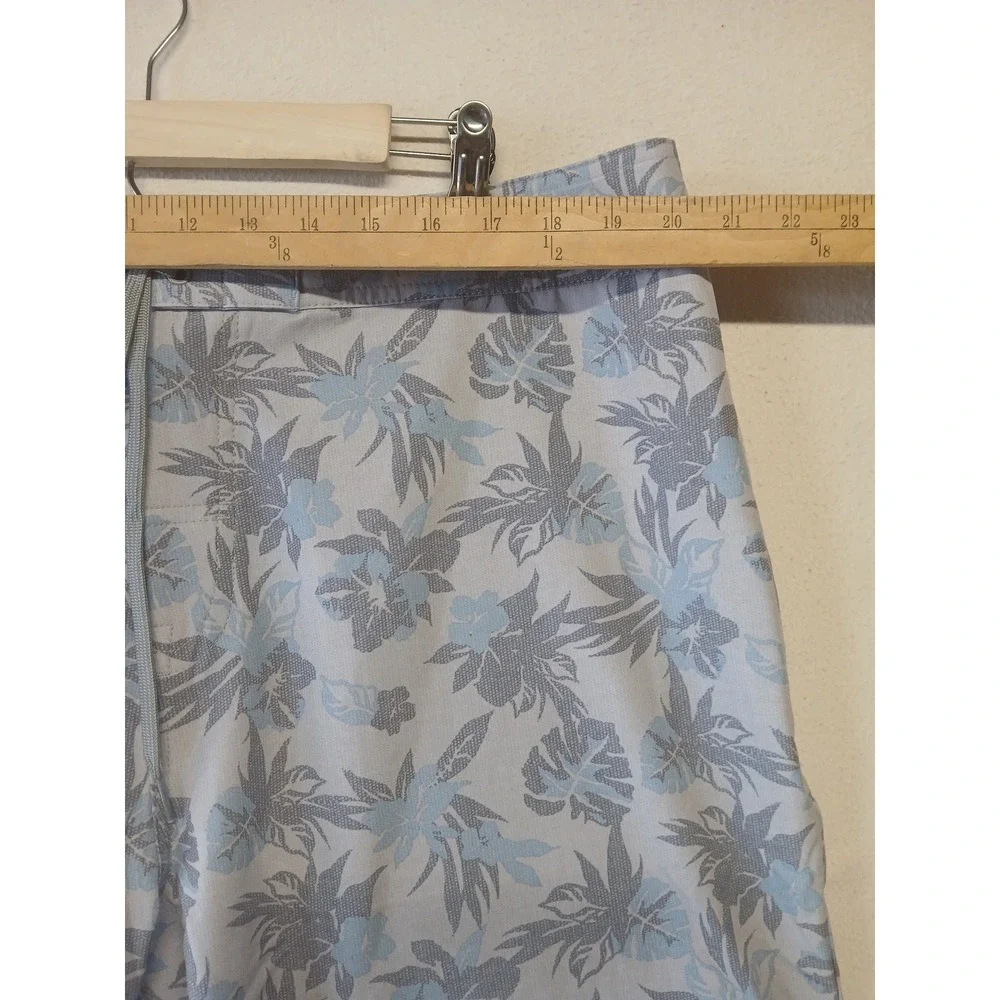 Travis Mathew NWOT board shorts floral blue size 40 swim resort pool